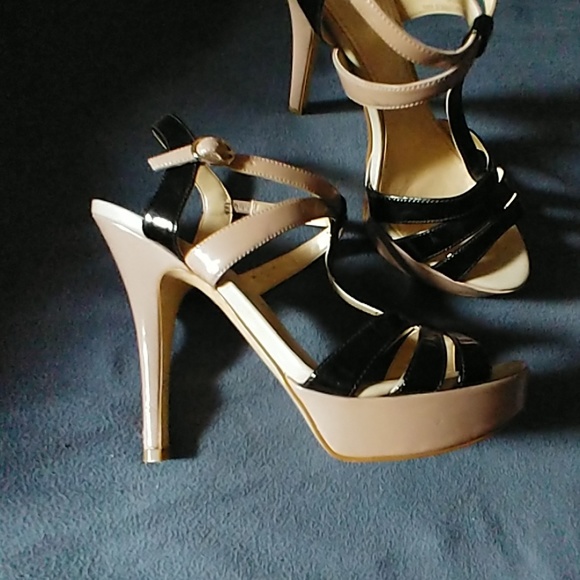 Sandals - Picture 3 of 3